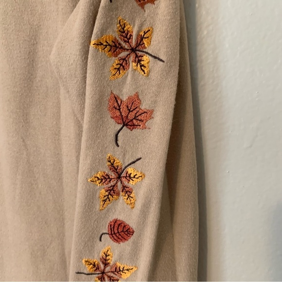 Mountain Lake Fall Leaves Top - Picture 5 of 6